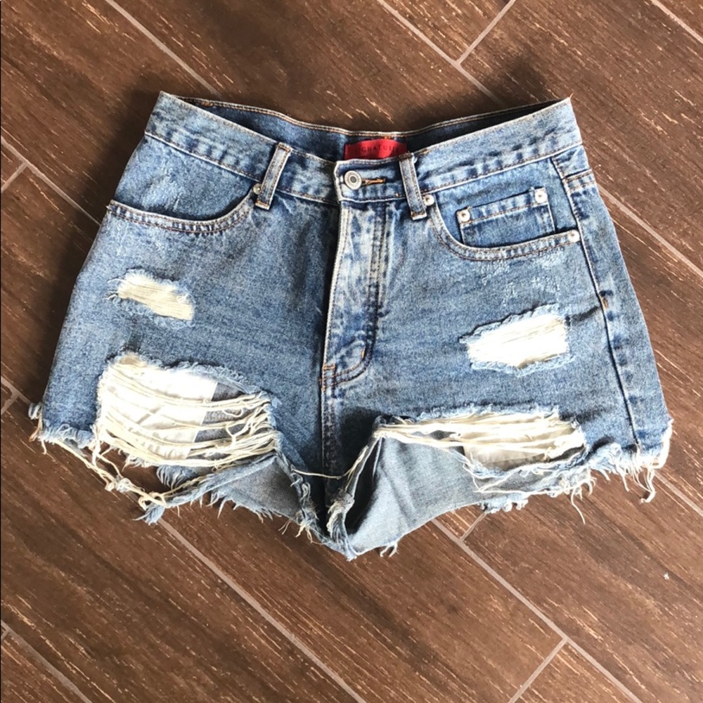 Signature 8 High waist denim shorts